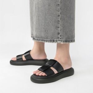 Vagabond fisherman slides size 40